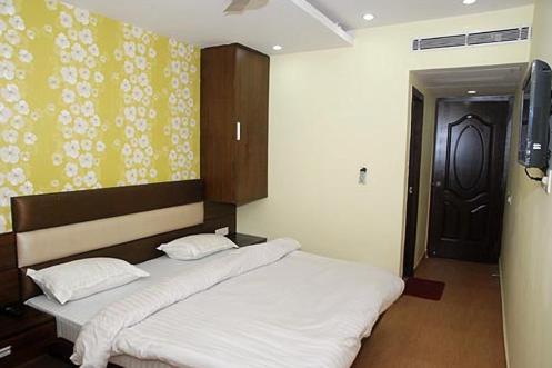 Crown Royale Hotel Dehradun Exterior photo