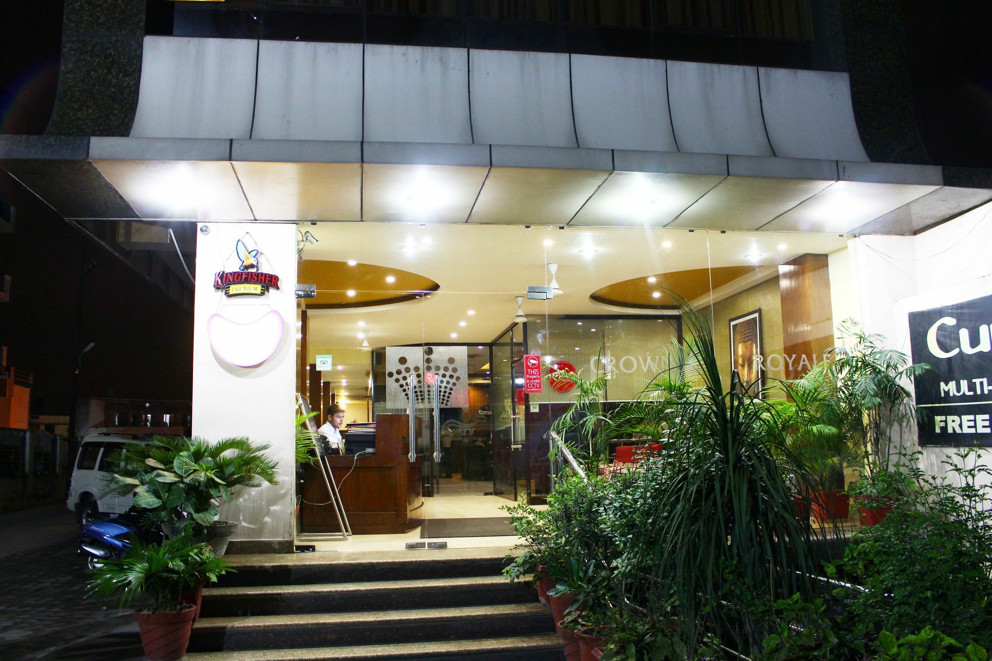Crown Royale Hotel Dehradun Exterior photo